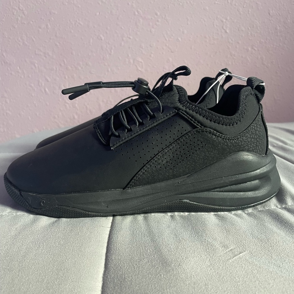 NEW | Clove Nursing Shoes | Clove Women’s Classic Shoe | All Black Nursing Shoe - Picture 9 of 16